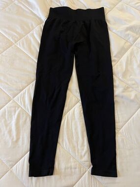 High-Waist Black Leggings with Supportive Waistband